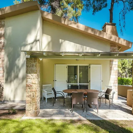 Sani Cape Shared Pool * 撒尼海滩